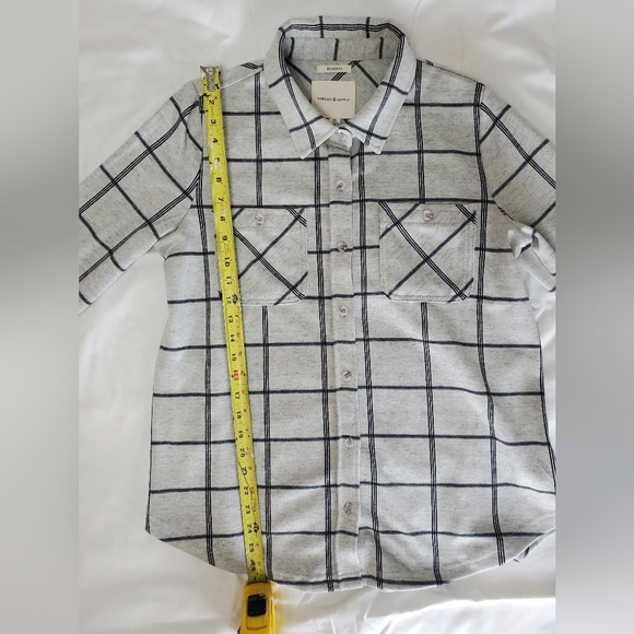 Gray Plaid Button-Up Shirt - Picture 5 of 7